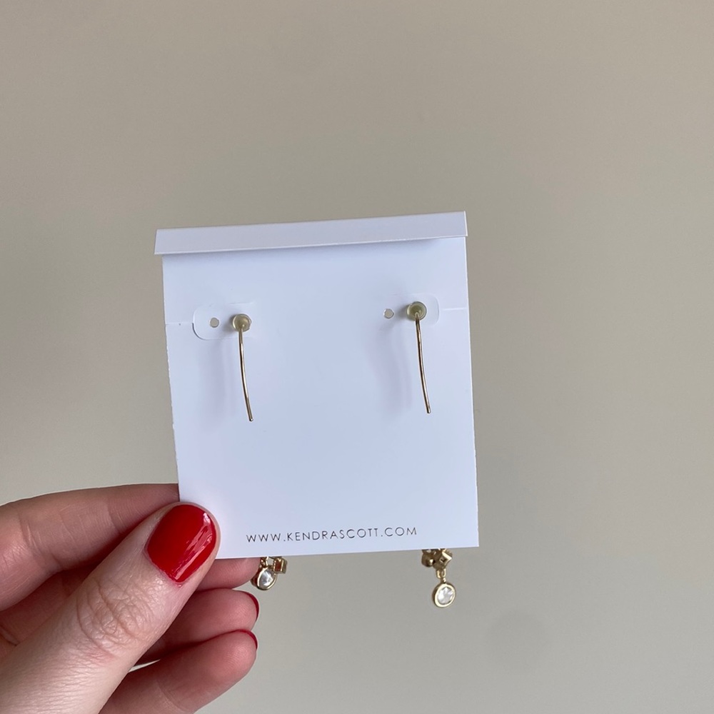 Kendra Scott Like New Dangle Gold Earrings - Picture 3 of 3
